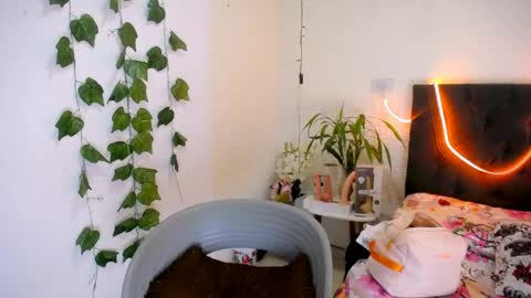Snapshot of yemfairymcry chatting on May 13, 4:26 pm YEM online show from May 13, 4:26 pm
