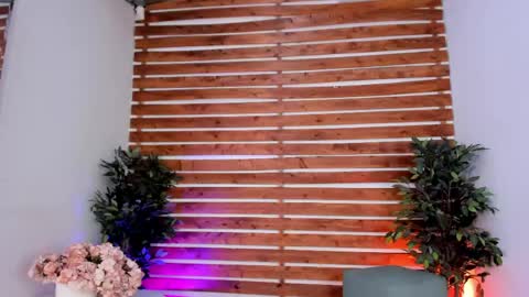 Snapshot of yen_lo chatting on May 23, 1:48 pm Yen online show from May 23, 1:48 pm