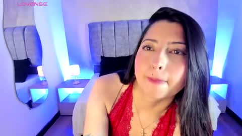 Snapshot of yensy_2614 chatting on May 12, 9:23 pm Yensy online show from May 12, 9:23 pm