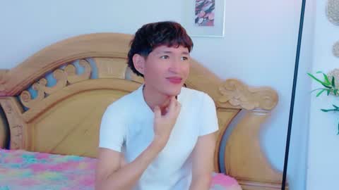 Snapshot of yeremmy_twink chatting on July 6, 8:00 pm yeremmy_twink online show from July 6, 8:00 pm