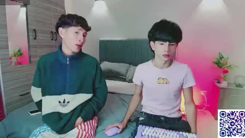 Snapshot of yeremmy_twink chatting on August 4, 6:43 pm yeremmy_twink online show from August 4, 6:43 pm