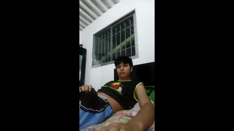 Snapshot of yeremy_boy chatting on June 10, 12:22 am yeremy_boy online show from June 10, 12:22 am