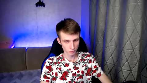 Snapshot of yes_cute_boy_ chatting on March 11, 11:04 pm Eden online show from March 11, 11:04 pm