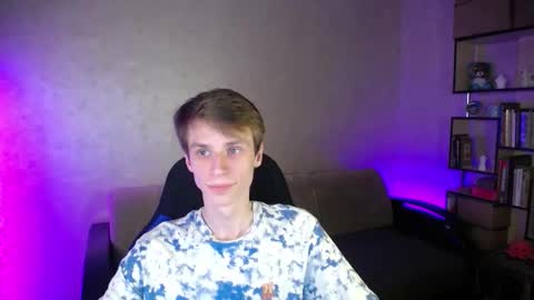 Snapshot of yes_cute_boy_ chatting on October 17, 8:33 pm Eden online show from October 17, 8:33 pm