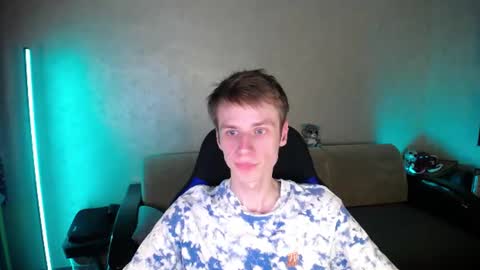 Snapshot of yes_cute_boy_ chatting on June 28, 2:01 pm Eden online show from June 28, 2:01 pm