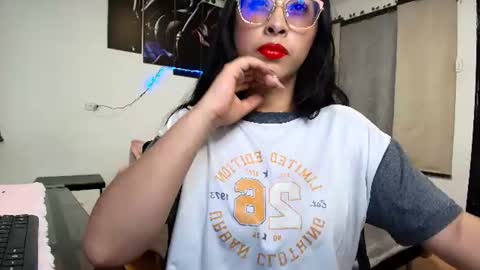 Snapshot of yesie_hot2 chatting on June 12, 1:59 am yesie_hot2 online show from June 12, 1:59 am