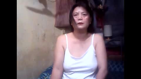 Snapshot of yesimpretty chatting on June 6, 5:34 am hi im bea online show from June 6, 5:34 am