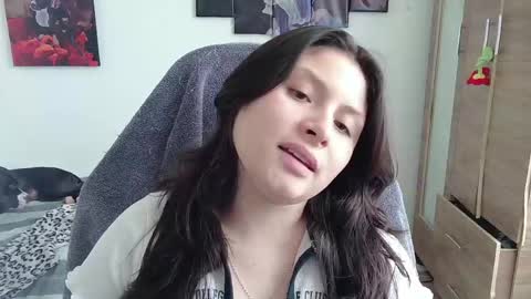 Snapshot of yessica_gomez01 chatting on April 23, 7:38 pm yessica_gomez01 online show from April 23, 7:38 pm