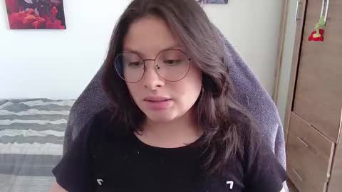 Snapshot of yessica_gomez01 chatting on April 24, 8:22 pm yessica_gomez01 online show from April 24, 8:22 pm