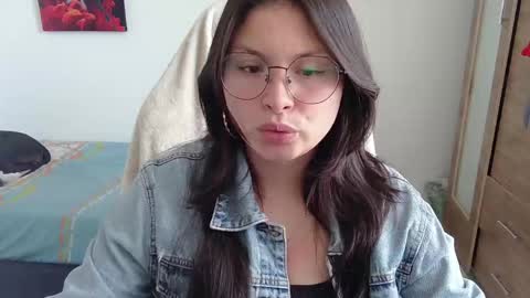 Snapshot of yessica_gomez01 chatting on April 30, 9:08 pm yessica_gomez01 online show from April 30, 9:08 pm