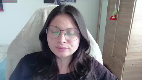 Snapshot of yessica_gomez01 chatting on June 5, 10:15 pm yessica_gomez01 online show from June 5, 10:15 pm