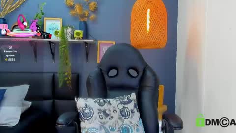 Snapshot of yessika_parker chatting on April 25, 1:41 pm yessika_parker online show from April 25, 1:41 pm