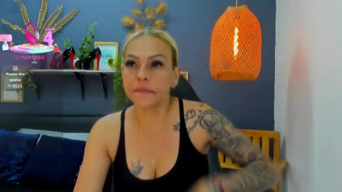 Snapshot of yessika_parker chatting on June 2, 8:49 am yessika_parker online show from June 2, 8:49 am