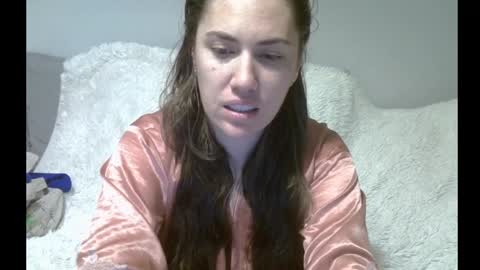 Snapshot of yesyoucanjustdoit chatting on February 5, 4:44 pm Kira online show from February 5, 4:44 pm