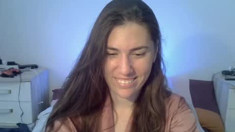 Snapshot of yesyoucanjustdoit chatting on June 1, 8:49 am Kira online show from June 1, 8:49 am