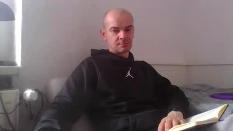 Snapshot of yewloo chatting on March 1, 9:11 am yewloo online show from March 1, 9:11 am