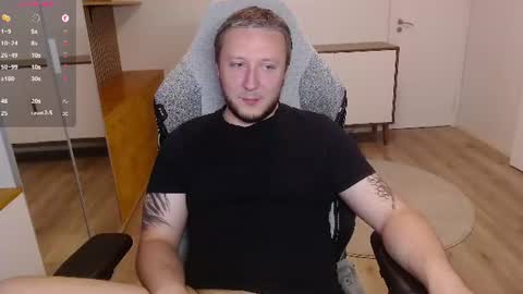 Snapshot of yhdxhy chatting on June 21, 8:33 pm James online show from June 21, 8:33 pm