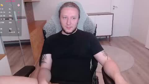 Snapshot of yhdxhy chatting on June 22, 7:33 pm James online show from June 22, 7:33 pm