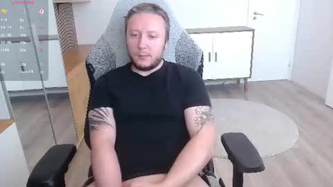 Snapshot of yhdxhy chatting on June 24, 10:14 am James online show from June 24, 10:14 am