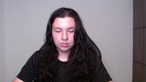 Snapshot of yigolo_ chatting on July 12, 4:14 am Gio online show from July 12, 4:14 am