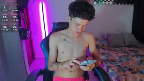 Snapshot of yimbersonpeter chatting on October 31, 7:04 pm jhon online show from October 31, 7:04 pm