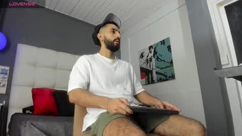 Yiyo online show from February 8, 4:27 am