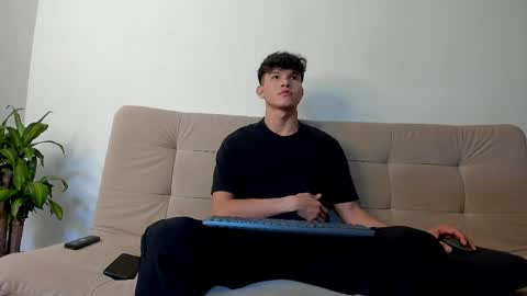 Snapshot of yizus_bonz chatting on May 24, 6:02 pm yizus_bonz online show from May 24, 6:02 pm