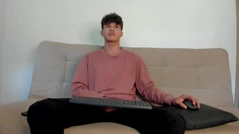 Snapshot of yizus_bonz chatting on June 1, 5:03 pm yizus_bonz online show from June 1, 5:03 pm