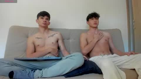 Snapshot of yizus_bonz chatting on July 16, 8:48 pm yizus_bonz online show from July 16, 8:48 pm