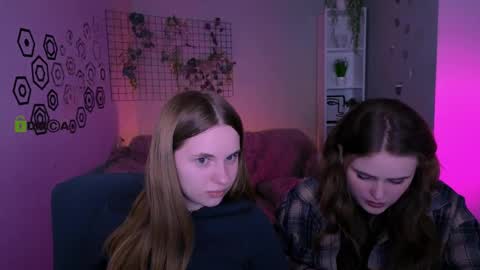 Snapshot of ylia_fress chatting on April 8, 1:11 pm Ylia online show from April 8, 1:11 pm