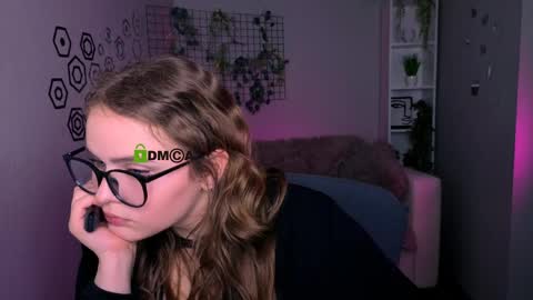 Snapshot of ylia_fress chatting on April 10, 1:16 pm Ylia online show from April 10, 1:16 pm