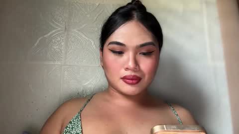 Snapshot of yllanahard chatting on April 7, 3:51 am yllana love online show from April 7, 3:51 am