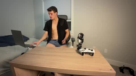 Snapshot of yngdesire1 chatting on February 9, 8:18 am yngdesire1 online show from February 9, 8:18 am