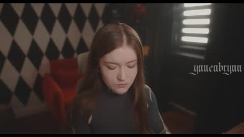 ynnenbrynn online show from November 24, 7:30 am