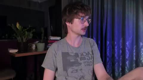 Snapshot of yoga_pizza_420 chatting on June 18, 9:41 pm Max online show from June 18, 9:41 pm