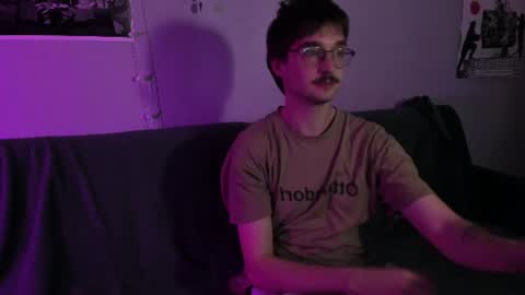 Snapshot of yoga_pizza_420 chatting on July 7, 10:03 pm Max online show from July 7, 10:03 pm