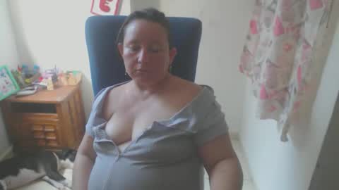 Snapshot of yohis_kiut25 chatting on February 24, 6:06 pm yohis online show from February 24, 6:06 pm