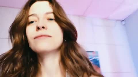 yoka_paradoxxx online show from April 16, 9:10 am