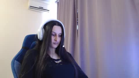 Sophie online show from May 6, 2:22 pm