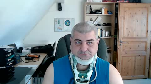 Snapshot of yoschi1976 chatting on December 26, 10:05 am yoschi1976 online show from December 26, 10:05 am