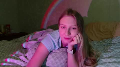 Snapshot of you_cant_forget chatting on October 8, 5:27 am you_cant_forget online show from October 8, 5:27 am