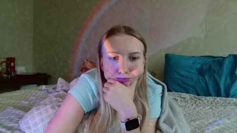 Snapshot of you_cant_forget chatting on October 20, 2:06 pm you_cant_forget online show from October 20, 2:06 pm