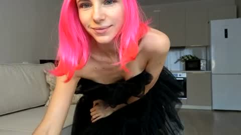 Snapshot of you_desire chatting on June 30, 12:28 pm Liliya online show from June 30, 12:28 pm