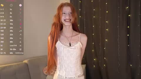 Snapshot of you_fell_in_love chatting on July 9, 8:24 pm Elizabeth brunette -- Darline blonde online show from July 9, 8:24 pm