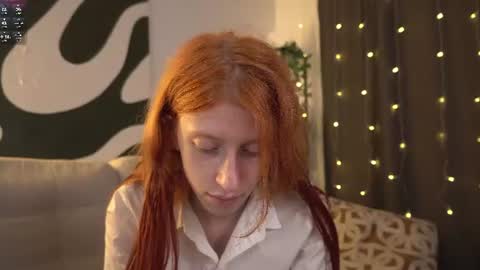 Snapshot of you_fell_in_love chatting on July 10, 8:22 pm Elizabeth brunette -- Darline blonde online show from July 10, 8:22 pm