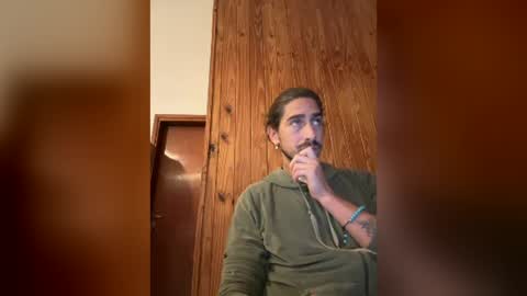 Snapshot of youcallmerobert chatting on July 6, 3:03 am youcallmerobert online show from July 6, 3:03 am