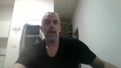 Snapshot of youdeservit chatting on February 10, 6:39 am CrayZio online show from February 10, 6:39 am