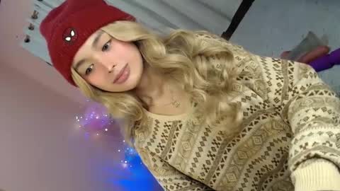 Snapshot of yougotelise69 chatting on December 14, 3:04 pm HAPPY BIRTHDAY TO ME online show from December 14, 3:04 pm