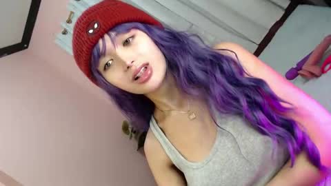 Snapshot of yougotelise69 chatting on January 22, 5:59 am HAPPY BIRTHDAY TO ME online show from January 22, 5:59 am