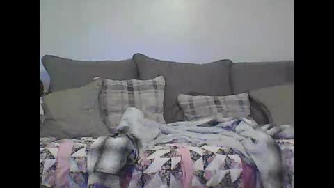 Snapshot of youneverknowimight2 chatting on November 11, 6:24 am kindahorny online show from November 11, 6:24 am